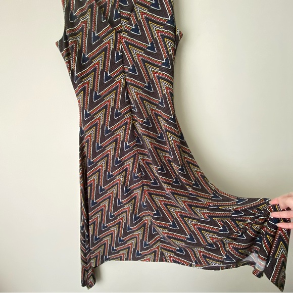 Cato Dress with Vibrant Pattern and Handkerchief Bottom Size Medium - Picture 3 of 14